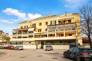 4 LOCALI A GROTTAMMARE