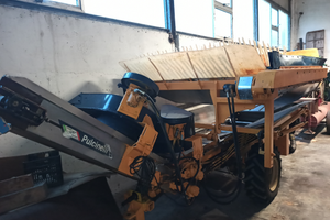 Vendemmiatrice trainata Pulcinelli