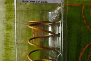 Molla di contrasto gialla per motore Minarelli 