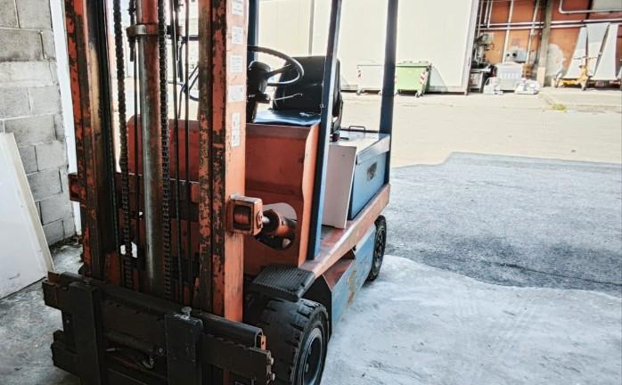 Muletto elettrico toyota