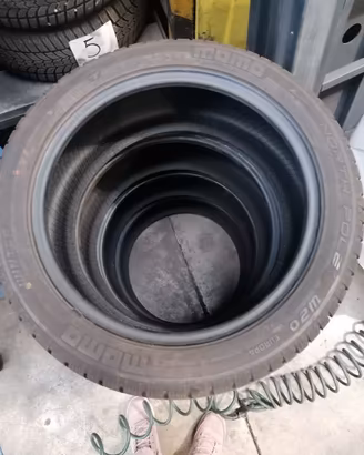4 Gomme Invernali MOMO 225/45 R17 94V – PARI AL NU