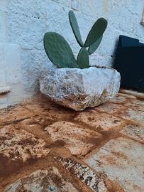 Antica pila in pietra