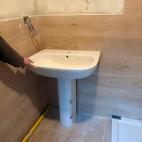 Lavabo con colonna in ceramica bianco