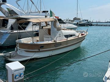 Gozzo cabinato  Damarin Deck 9 metri