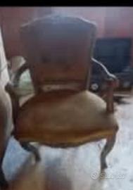 Vecchia poltrona da restaurare