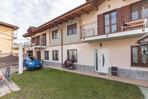 CASA SEMINDIPENDENTE A NOLE