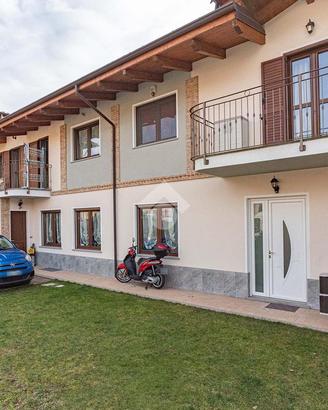 CASA SEMINDIPENDENTE A NOLE