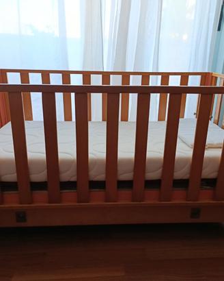 Lettino di legno per bambini