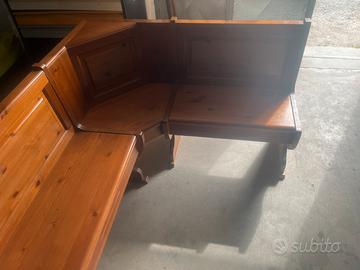 Panchina in legno con contenitore