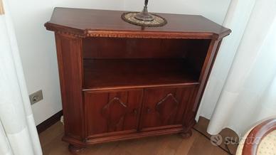 Mobile in stile antico