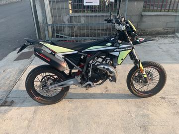Fantic motard 50