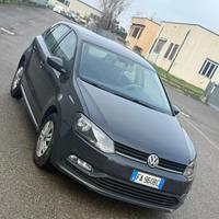 VOLKSWAGEN POLO 2015