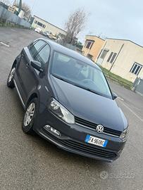 VOLKSWAGEN POLO 2015