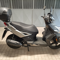 Scooter kimko 200 agility 16 plus