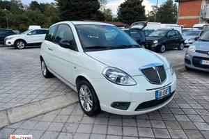 Lancia Ypsilon 1.3 MJT 75 CV Unyca