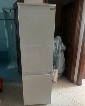 `Frigo da incasso Indesit B18 177cm A+ - 270€