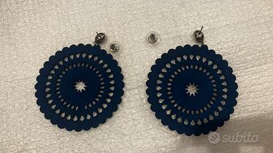 Orecchini Swarovski in pelle blu