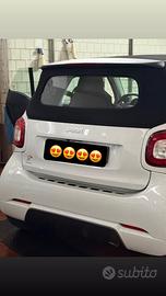 Smart fortwo cabrio bianca