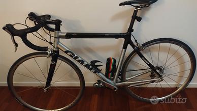 Bici Giant da corsa carbonio +alluminio