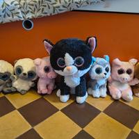 peluche con occhi grandi