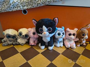 peluche con occhi grandi