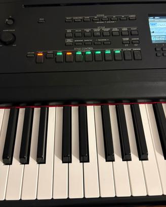 Piano digitale Yamaha DGX 670