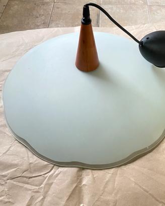 Lampadario a sospensione in vetro acidato e legno
