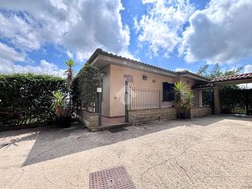 VILLA SINGOLA A CANALE MONTERANO