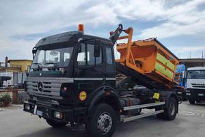 MERCEDES-BENZ 18-24 4x4 scarrabile e spargisale