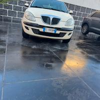 Lancia y anno 2005