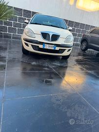 Lancia y anno 2005