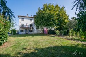 CASA INDIPENDENTE CON AMPIO TERRENO