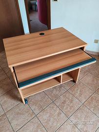 Tavolo computer con vano tastiera estraibile