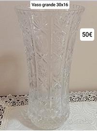 Vari oggetti in cristallo