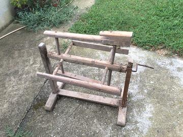 Antico arcolaio in legno per filati