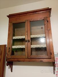 Vetrina pensile toscana fine '800 restaurata