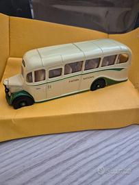 CORGI. AUTOBUS BEDFORD TYPE OB COACH