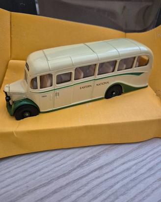 CORGI. AUTOBUS BEDFORD TYPE OB COACH