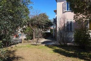 Villa di 200 m² con più di 5 locali e box auto dop
