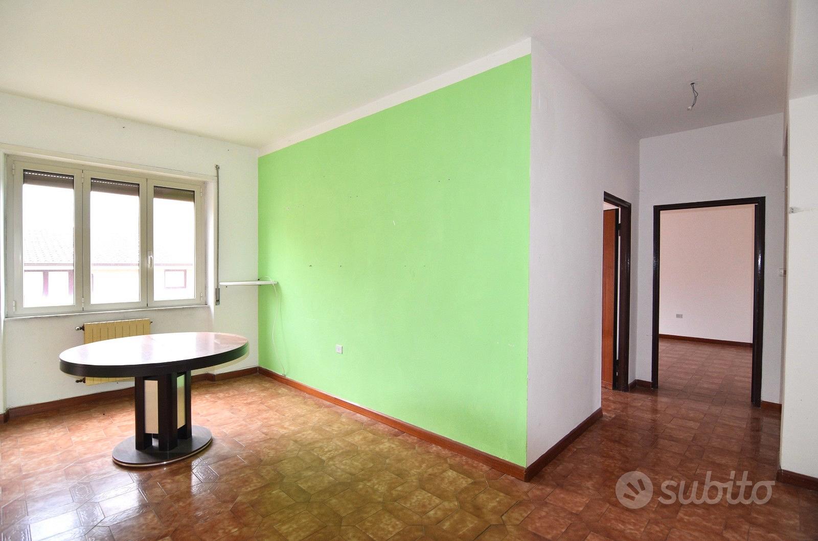 Secondo piano spazioso con 3camere in zona servita - Vista 5