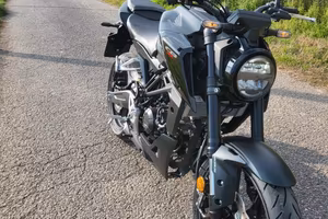 Cb 125 r