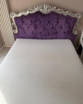 letto matrimoniale stile barocco  in velluto viola