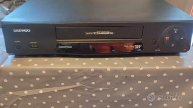 Lettore VHS marca Daewoo in perfette condizioni 