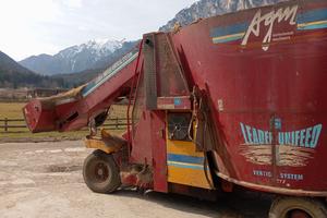 Carro miscelatore unifeed semovente agm