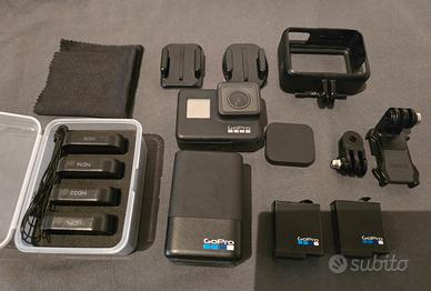 GoPro Hero 7 Black + accessori e batterie 