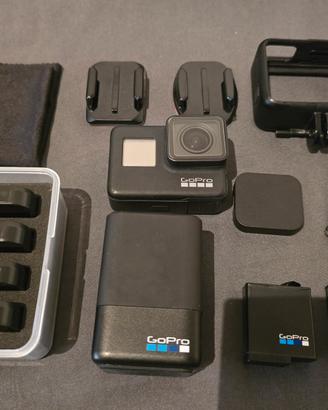 GoPro Hero 7 Black + accessori e batterie 