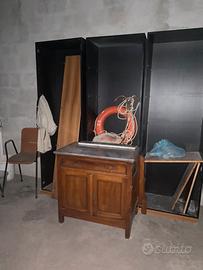 Armadietto in legno