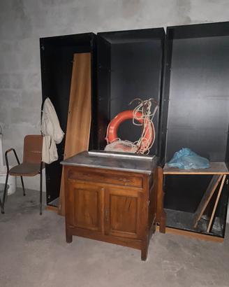 Armadietto in legno