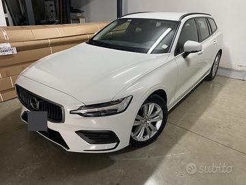 VOLVO V60 B4