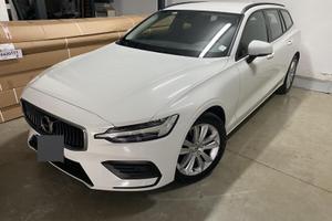VOLVO V60 B4
